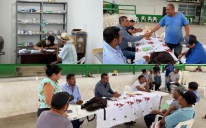-A su vez, en el lugar se brindó atención médica a la ciudadanía, como parte de los servicios que ofrece el Gobierno de Aquismón.