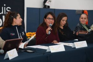 Jessica Albarrán Ramírez durante la tercera sesión del Comité de Fortalecimiento Familiar del DIF Capitalino.